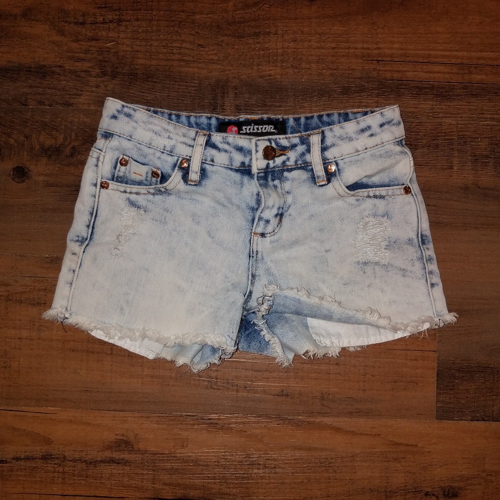 Scissor white washed jean shorts